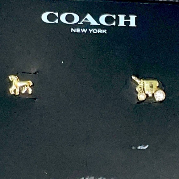 Coach Horse & Carriage mismatched stud gold tone earrings - Picture 1 of 5